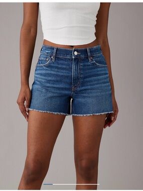 AE Strigid Super High-Waisted
Relaxed Denim Short Curvy